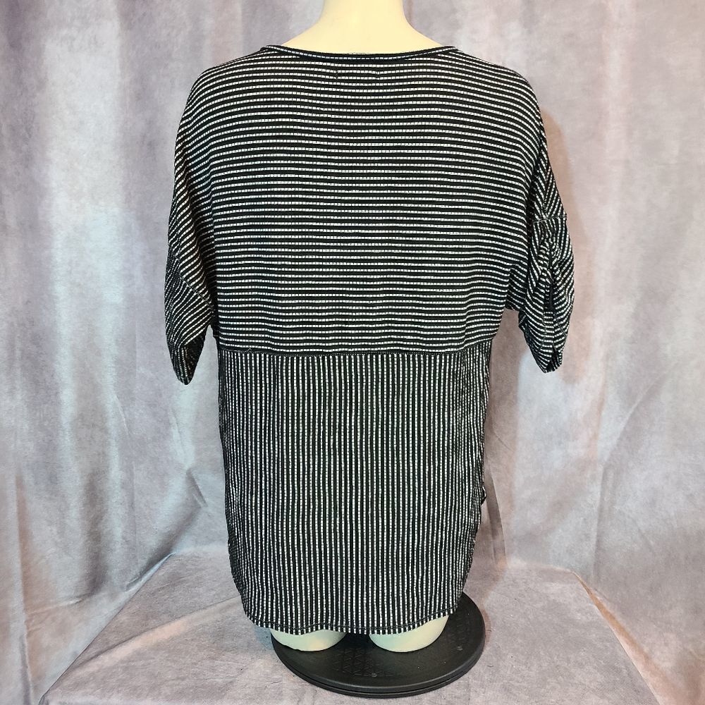 Max Studio Black & White Striped Top - Picture 3 of 6